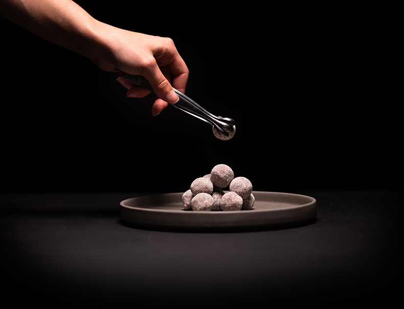 Praline aus Rosenmelisse